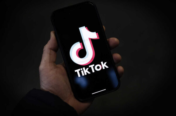 TikTok Implementasi Tag AI-Generated pada Konten Dibuat dengan Label